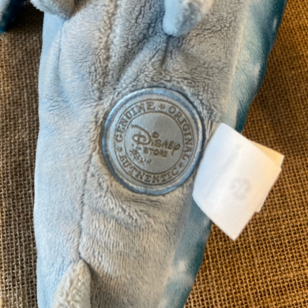 Disney Blue and White Plush Whale Shark from Dory movie - Picture 5 of 5